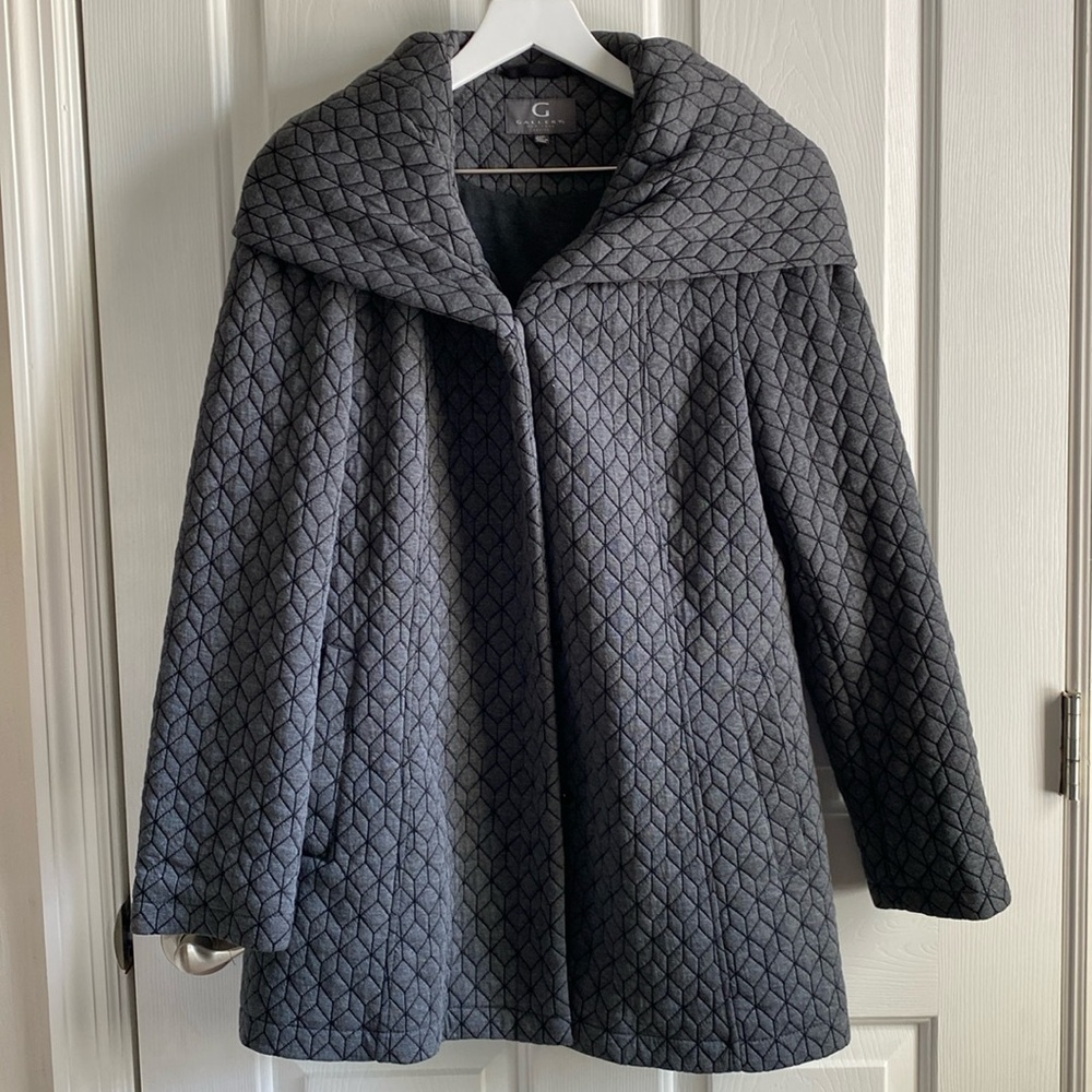 Ready for fall? Gallery - Quilted jacket with hood Size Medium Petite. Gray